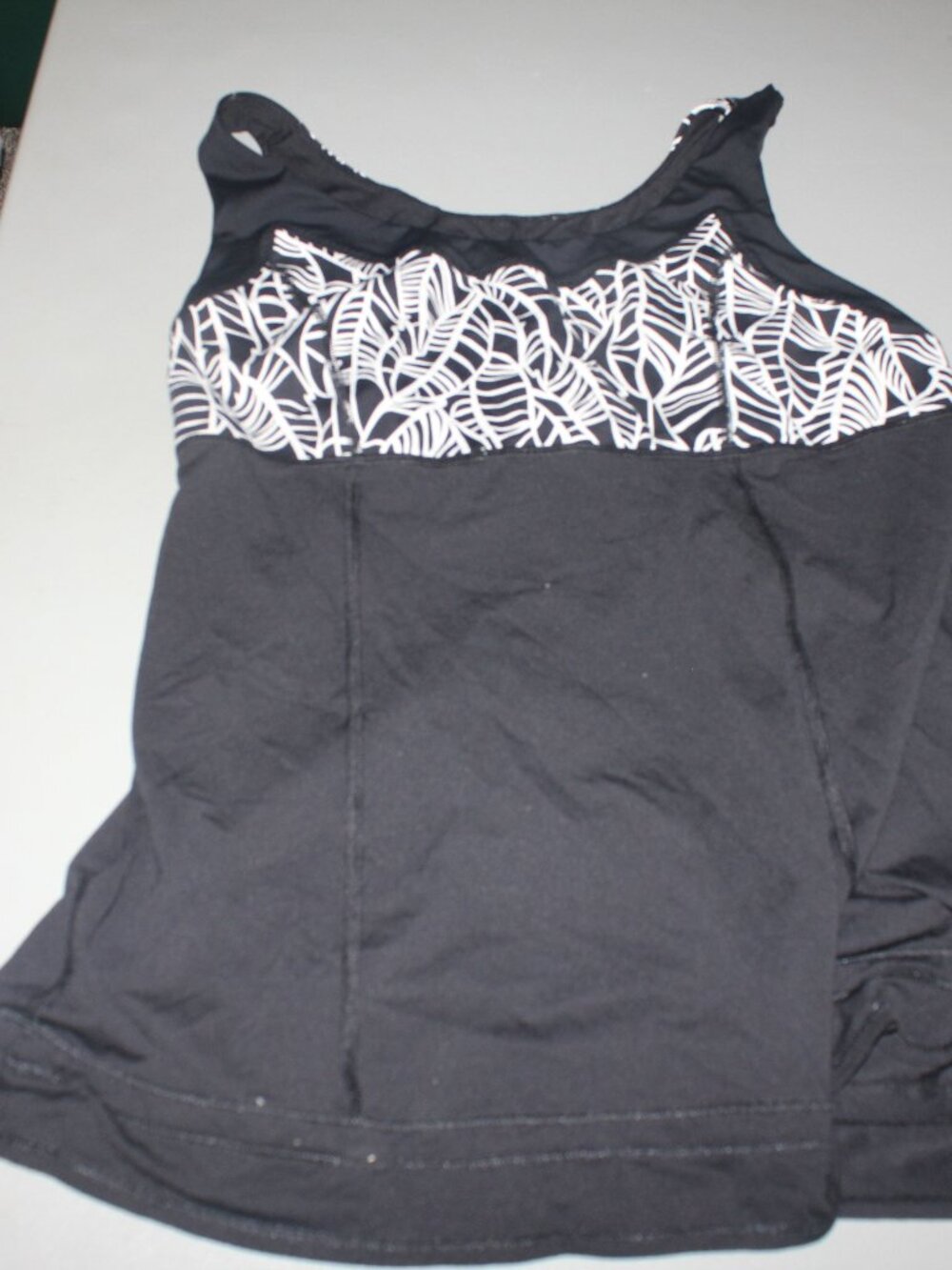 Black & White Lululemon Tank Top Size 12